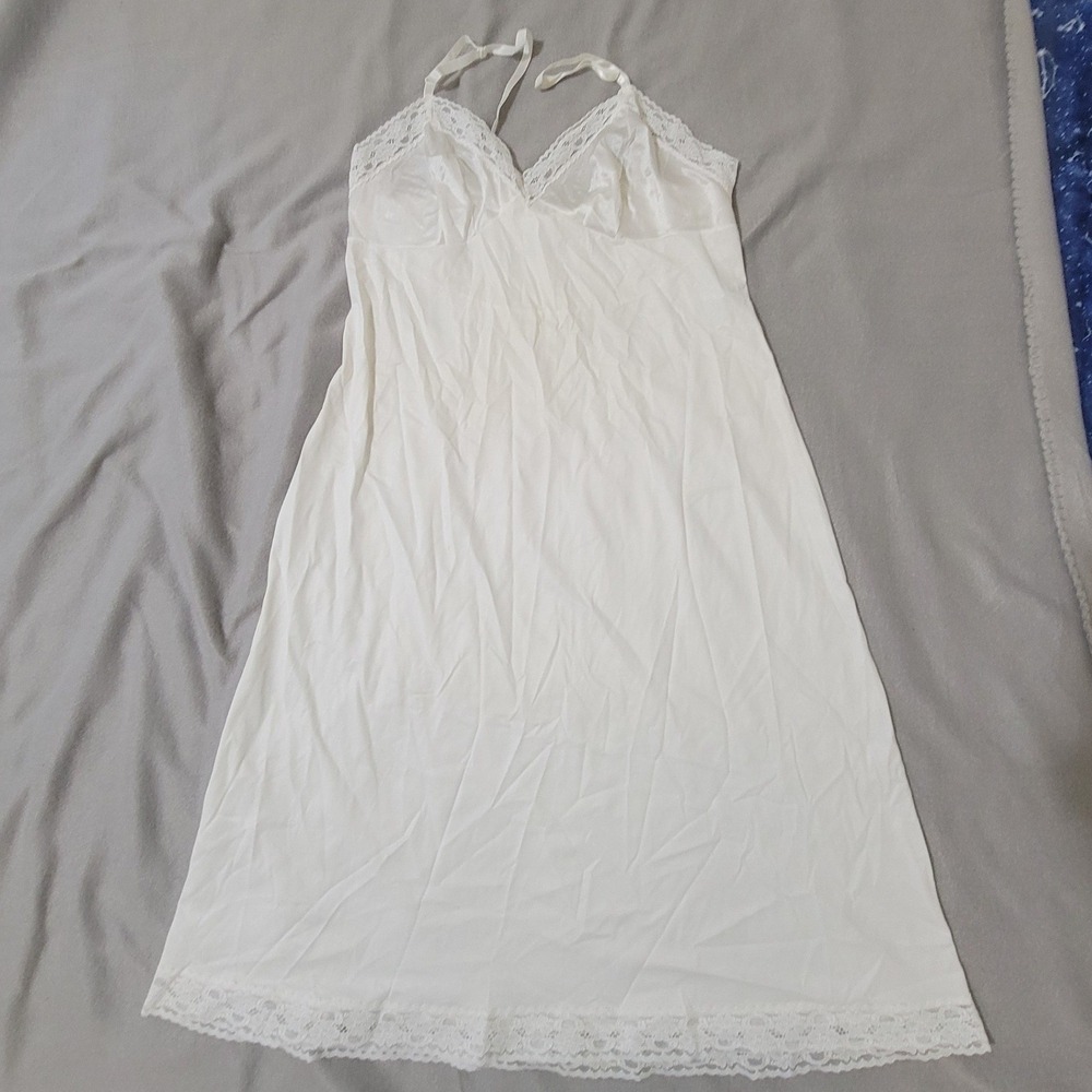 Vintage Vanity Fair White‎ Antron III Nylon Lace Trim Full Slip Size 36 / 24"